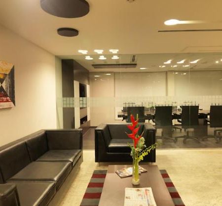 24 Tech Hotel Bangalore Buitenkant foto