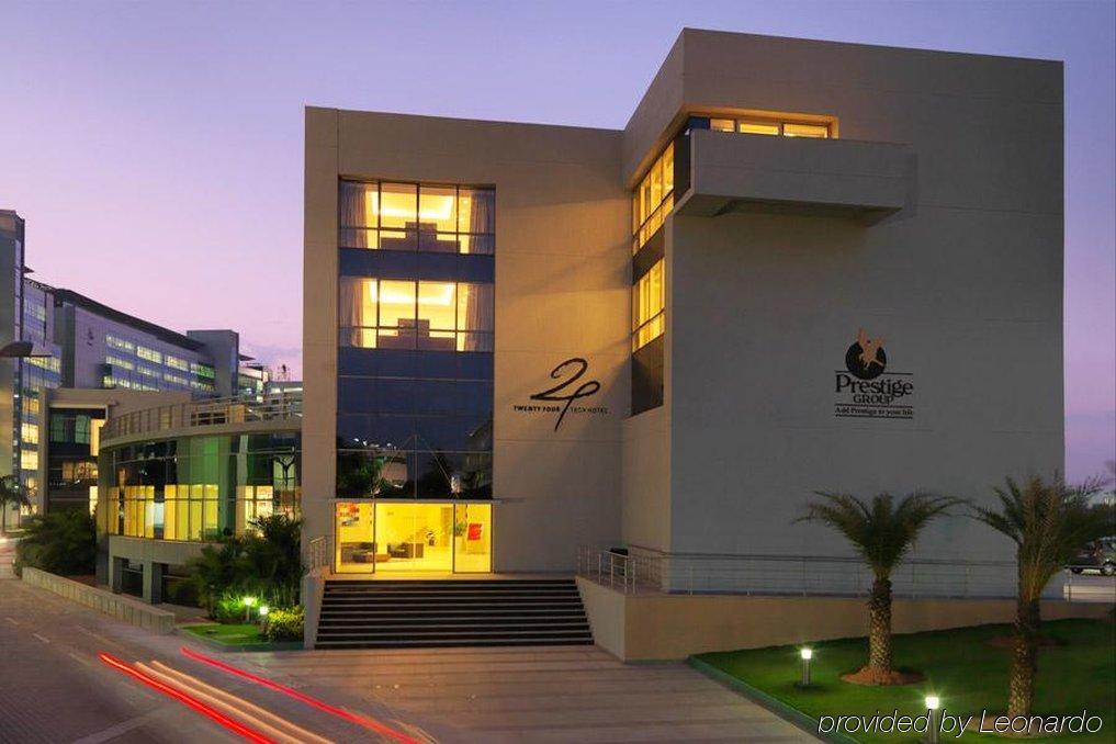24 Tech Hotel Bangalore Buitenkant foto