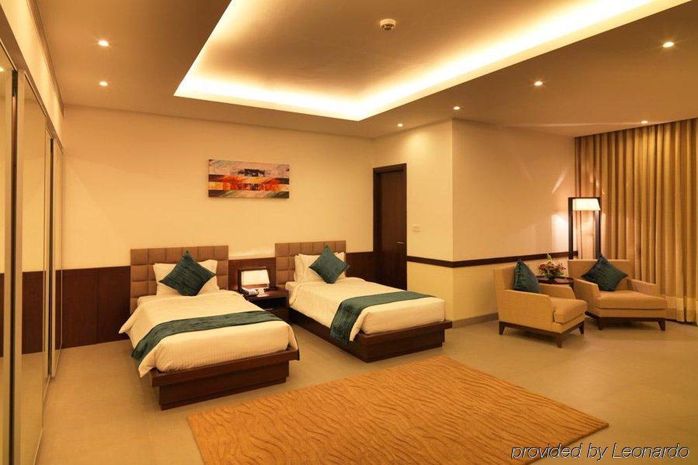 24 Tech Hotel Bangalore Buitenkant foto